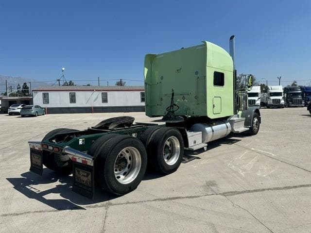 2023 Peterbilt 389 — photo 5