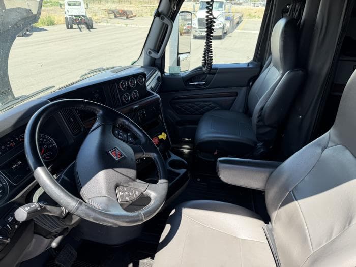 2024 International LT — photo 9