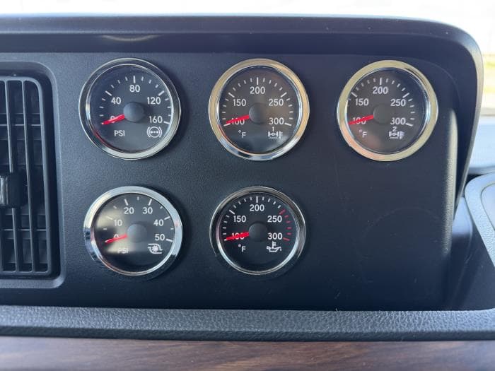 2024 International LT — photo 11