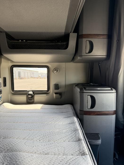 2024 International LT — photo 17
