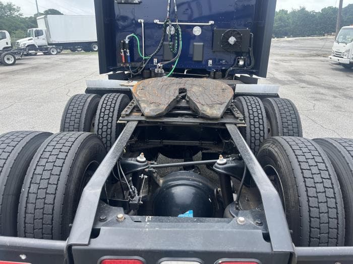 2022 Kenworth T680 — photo 4