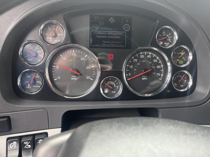 2022 Kenworth T680 — photo 7