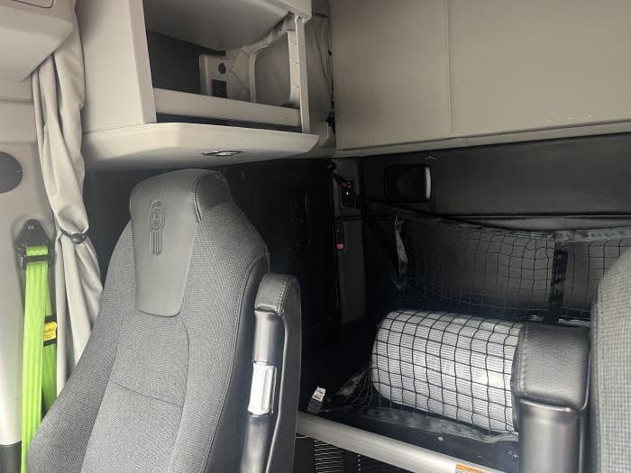 2022 Kenworth T680 — photo 8