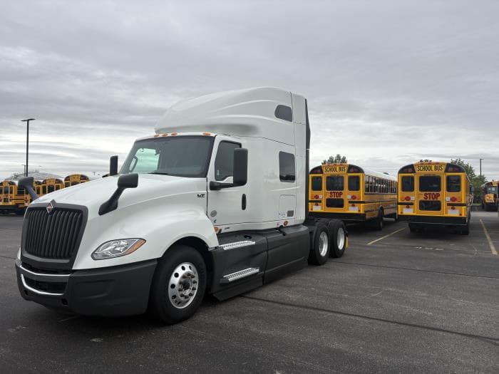2022 International LT — photo 8
