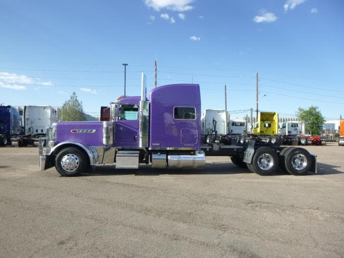 2023 Peterbilt 389 — photo 5