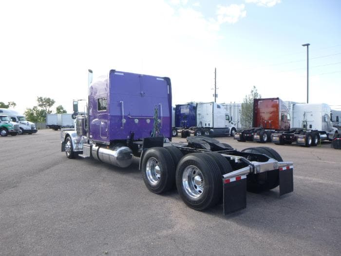2023 Peterbilt 389 — photo 6