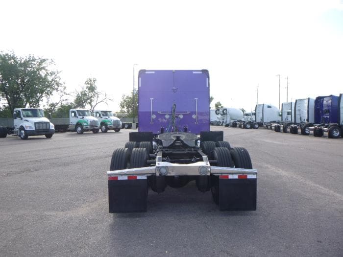 2023 Peterbilt 389 — photo 7