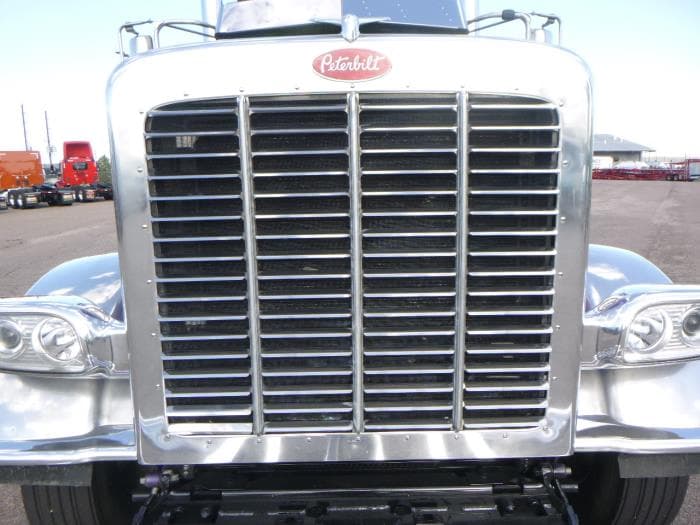 2023 Peterbilt 389 — photo 18