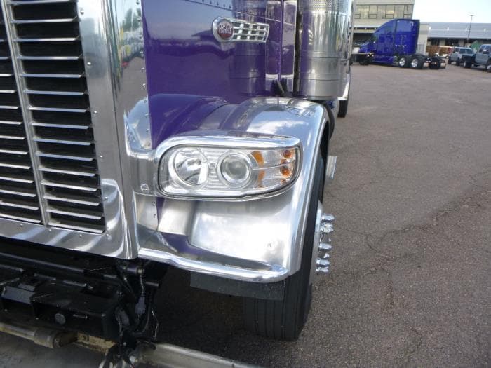 2023 Peterbilt 389 — photo 19