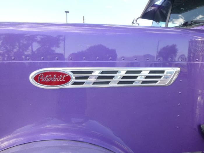 2023 Peterbilt 389 — photo 20