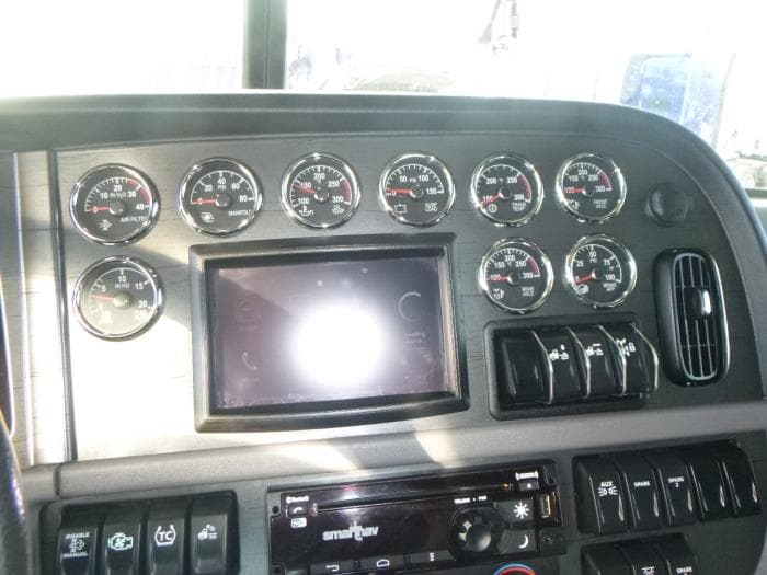2023 Peterbilt 389 — photo 30