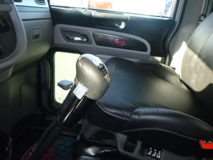 2023 Peterbilt 389 — photo 33