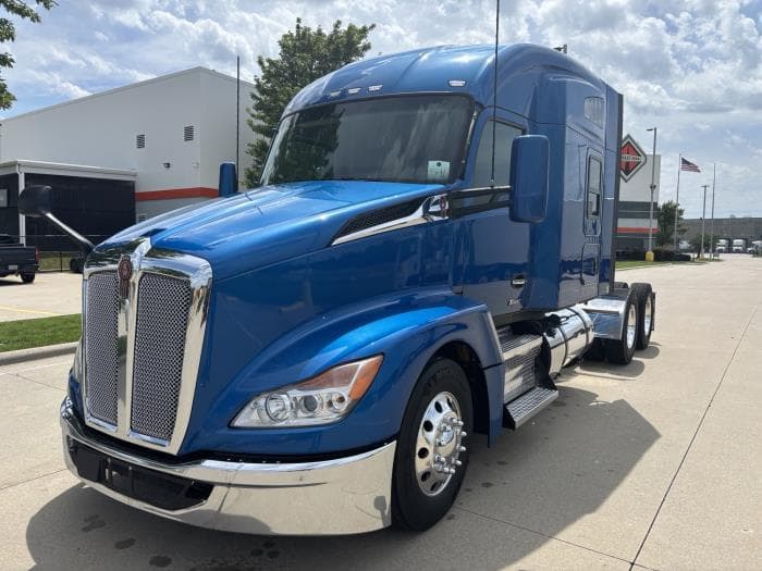 2023 Kenworth T680 — photo 2