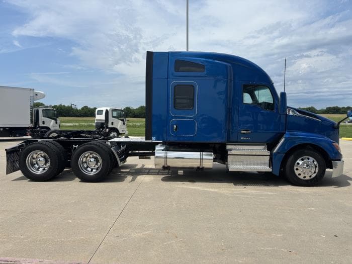 2023 Kenworth T680 — photo 4