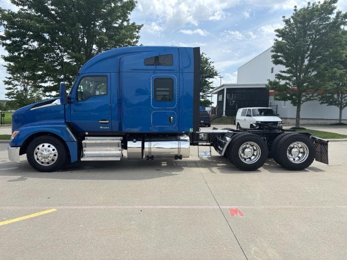 2023 Kenworth T680 — photo 8