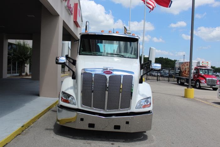 2019 Peterbilt 579 — photo 2