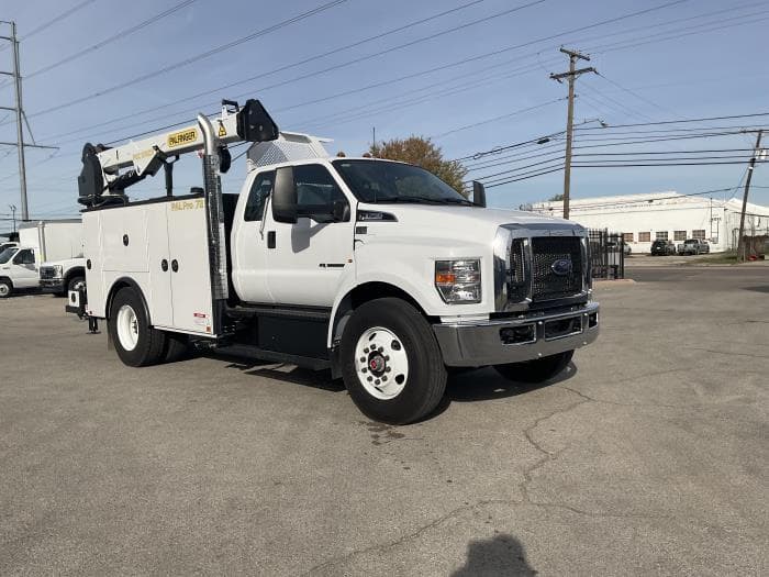 2027 Ford F-750 — photo 6