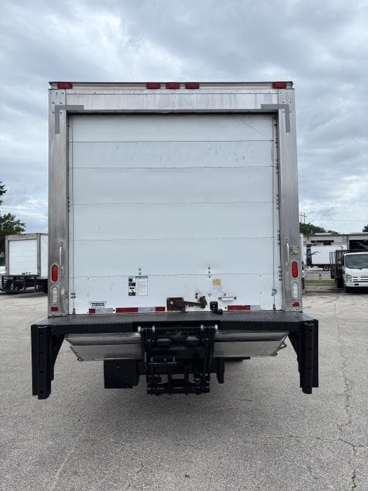 2017 International 4300 — photo 4
