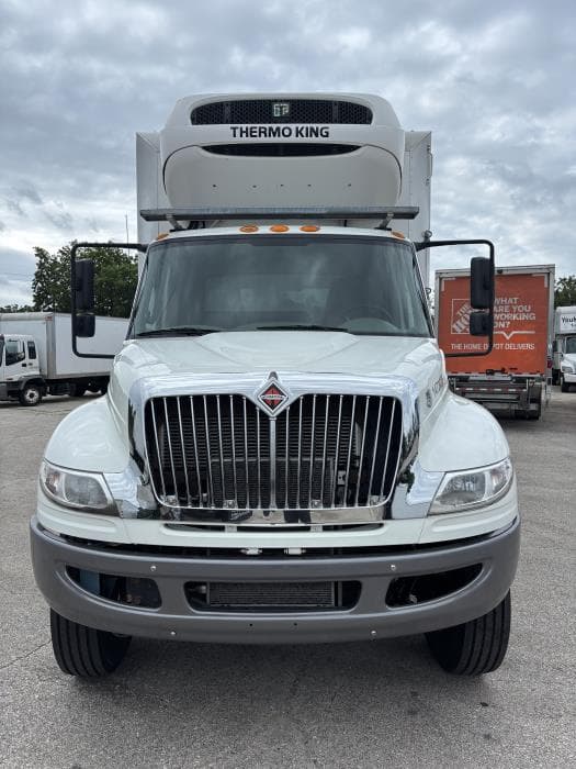 2017 International 4300 — photo 6