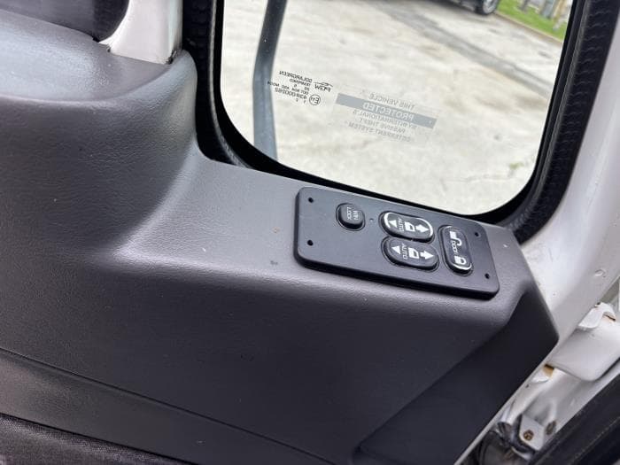 2017 International 4300 — photo 10