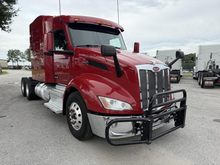 2023 Peterbilt 579 — photo 2