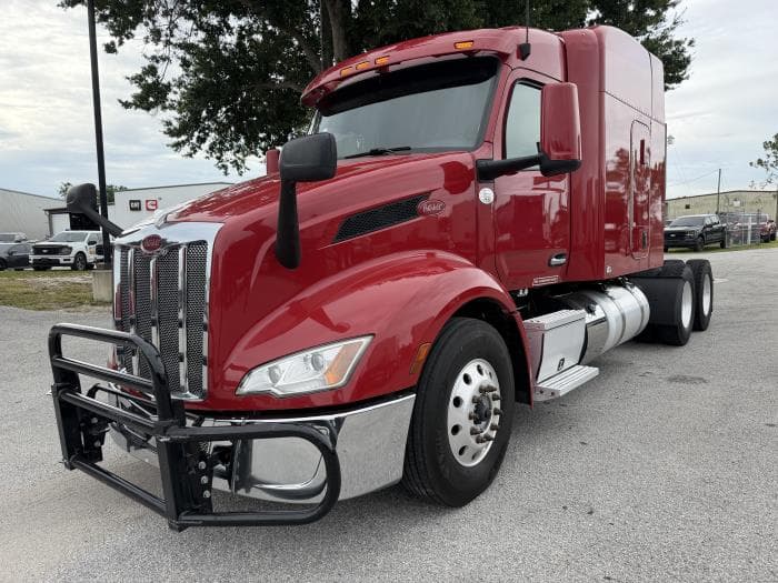 2023 Peterbilt 579