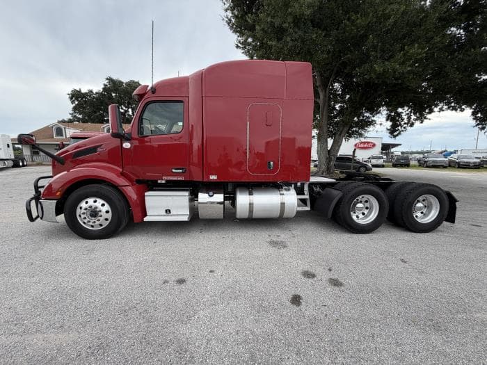 2023 Peterbilt 579 — photo 4