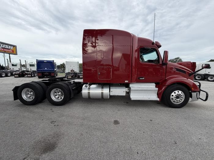 2023 Peterbilt 579 — photo 8