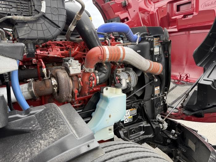 2023 Peterbilt 579 — photo 9