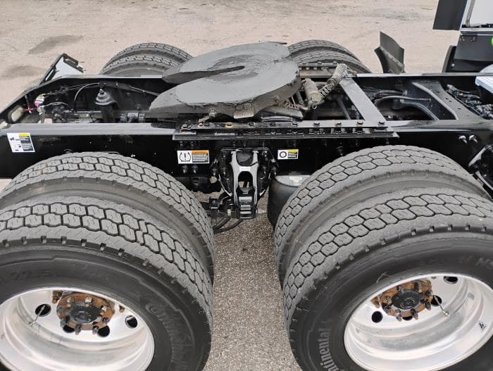 2022 Peterbilt 579 — photo 8