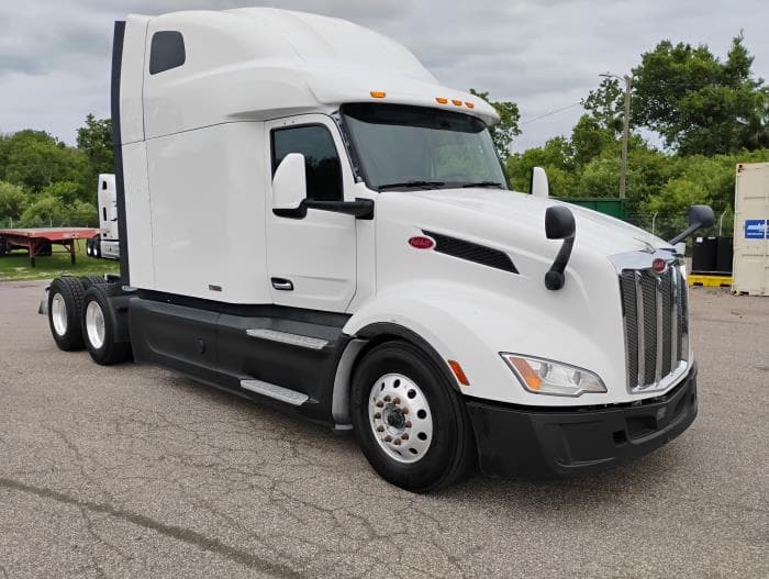 2022 Peterbilt 579 — photo 10