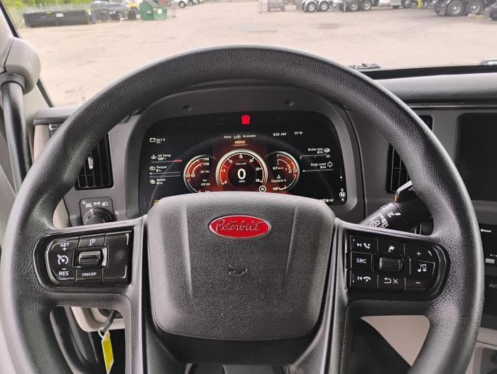 2022 Peterbilt 579 — photo 19