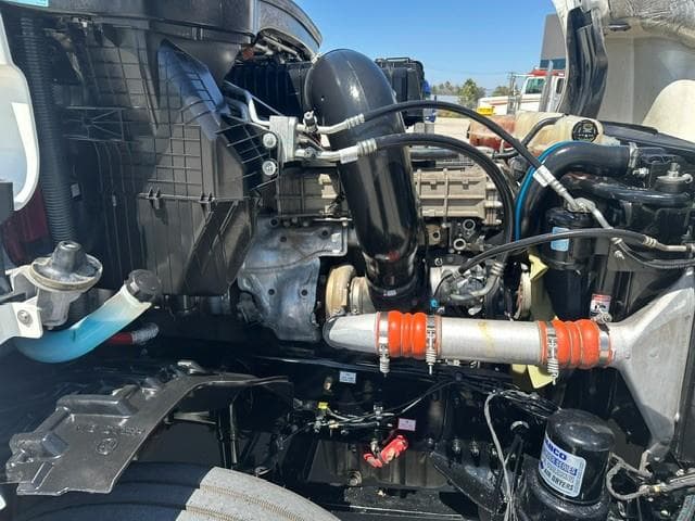 2021 Freightliner Cascadia — photo 6