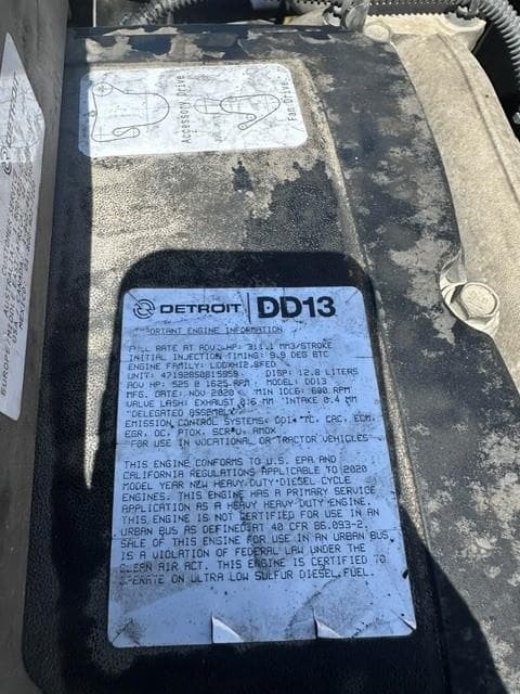 2021 Freightliner Cascadia — photo 7