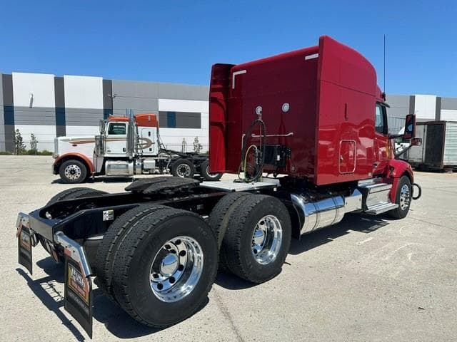 2023 Peterbilt 579 — photo 4