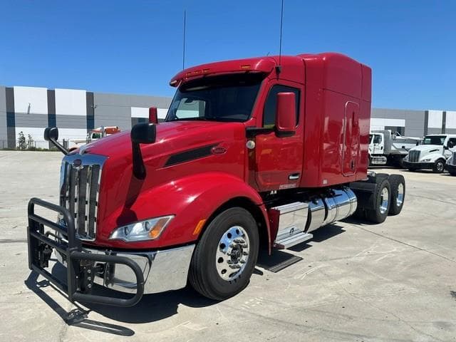 2023 Peterbilt 579