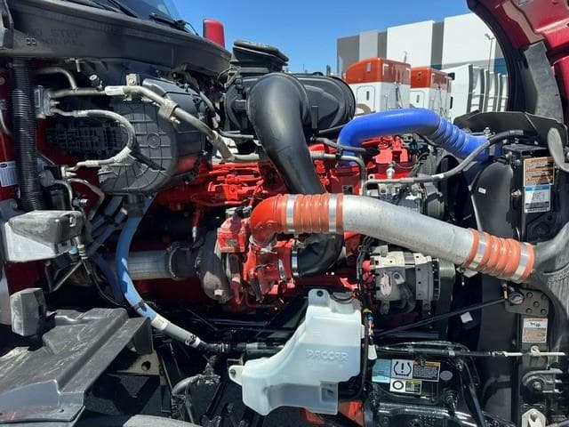 2023 Peterbilt 579 — photo 9