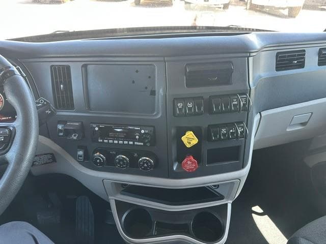 2023 Peterbilt 579 — photo 10