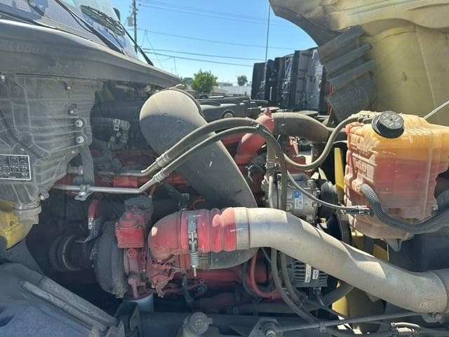 2023 International LT — photo 7