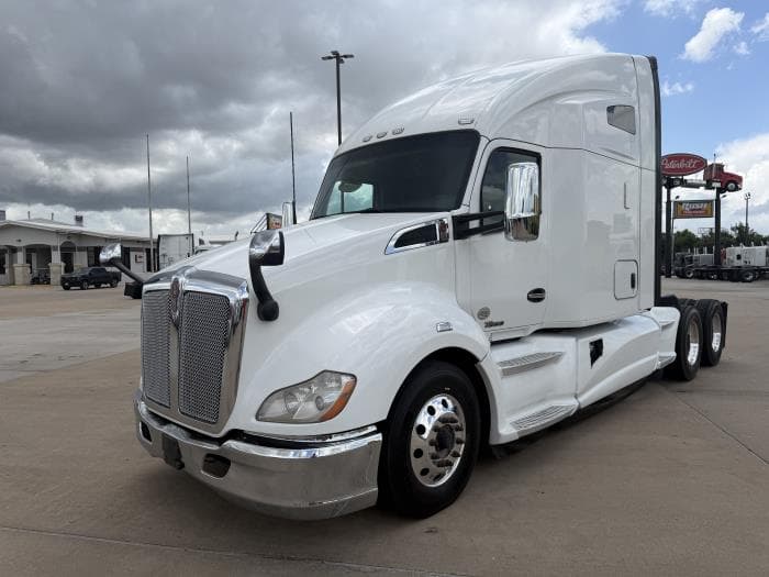 2021 Kenworth T680 — photo 2