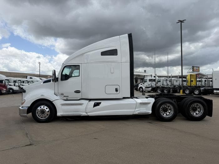2021 Kenworth T680 — photo 3