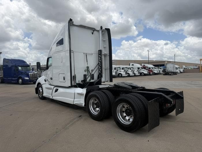 2021 Kenworth T680 — photo 4