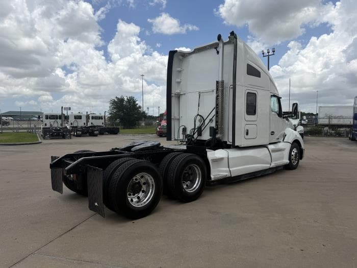 2021 Kenworth T680 — photo 6