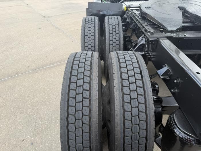 2021 Kenworth T680 — photo 13