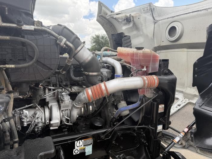 2021 Kenworth T680 — photo 21