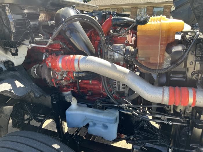 2022 International LT — photo 8