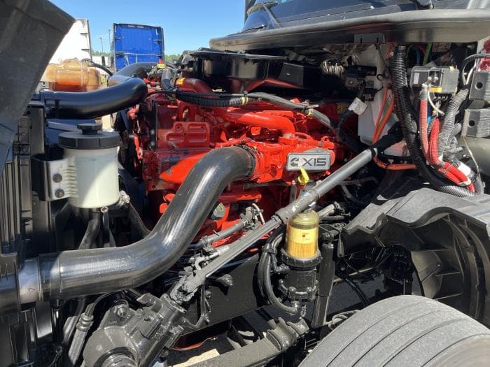 2022 International LT — photo 9
