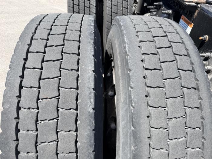 2023 Freightliner Cascadia — photo 22