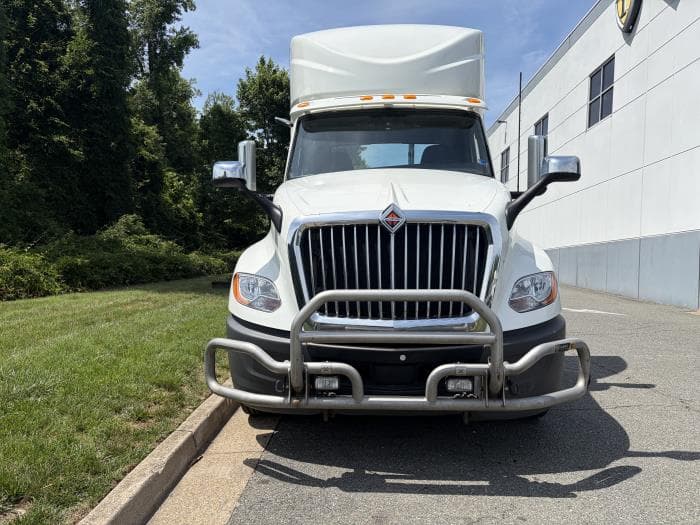 2024 International LT — photo 3