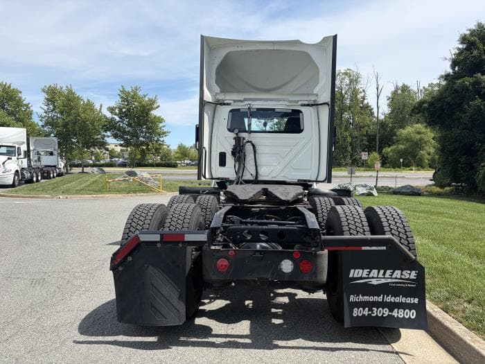2024 International LT — photo 7